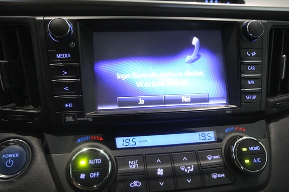 Toyota RAV4 24 of 30
