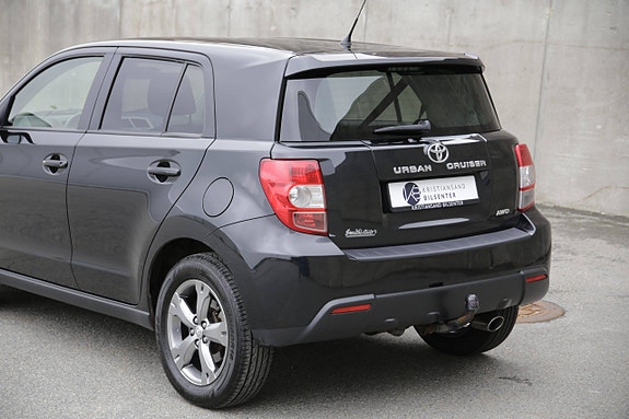 Toyota Urban Cruiser 3 of 5