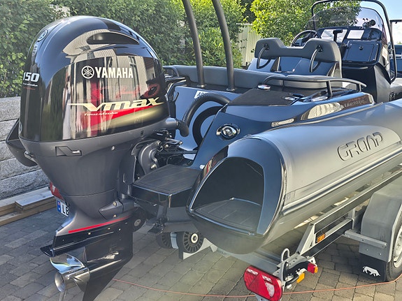 Velholdt Grand 580 Custum 2021 Black edition. Yamaha V Max 150 hk. 2 of 5