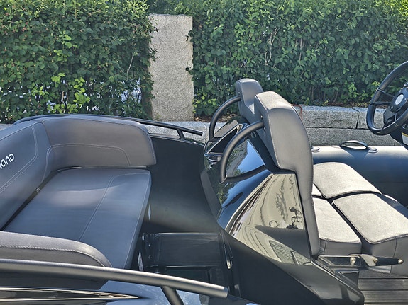 Velholdt Grand 580 Custum 2021 Black edition. Yamaha V Max 150 hk. 3 of 5