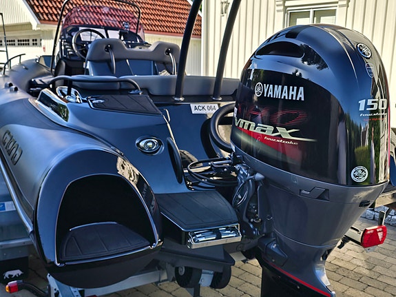 Velholdt Grand 580 Custum 2021 Black edition. Yamaha V Max 150 hk. 5 of 5