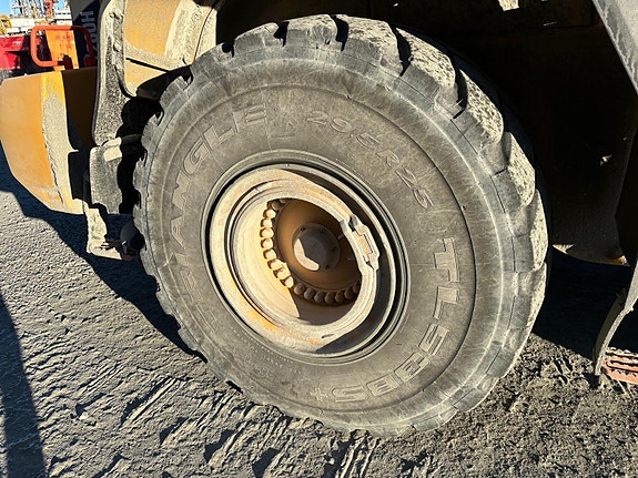 Volvo L260H 22 of 30