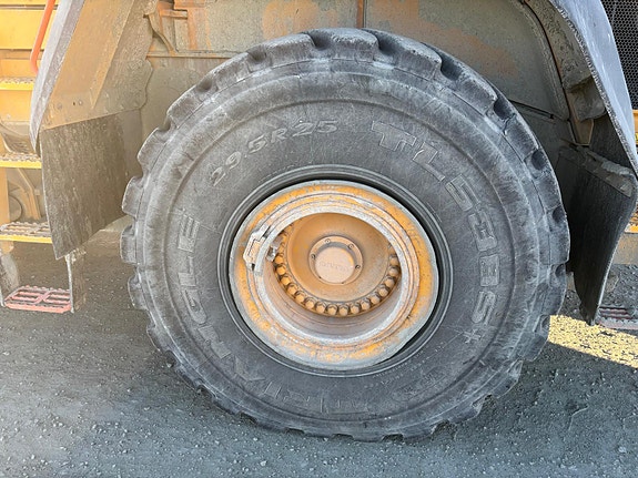 Volvo L260H 27 of 30