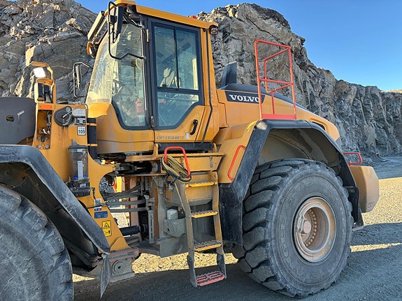 Volvo L260H 28 of 30