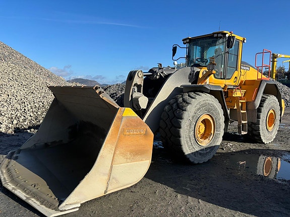 Volvo L260H 2 of 30