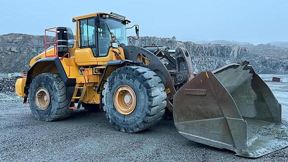 Volvo L260H 2 of 5