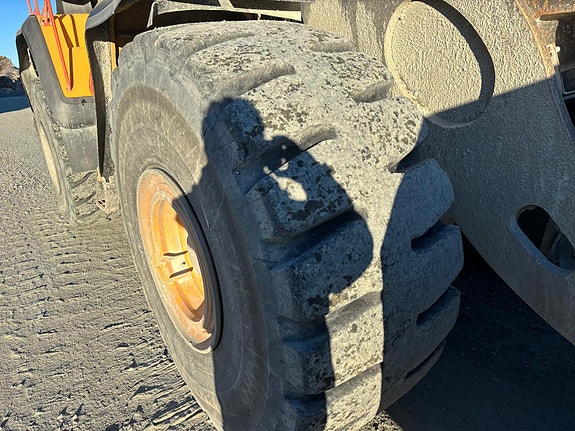 Volvo L260H 18 of 30