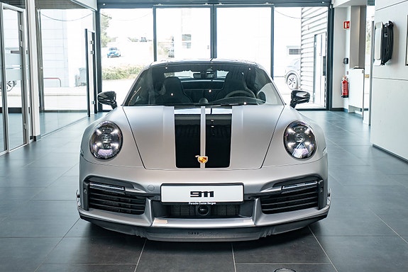 Porsche 911 2 of 5