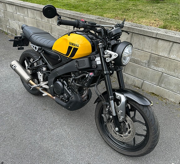 Yamaha XSR 125 2 of 5