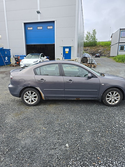 Mazda 3 3 of 5