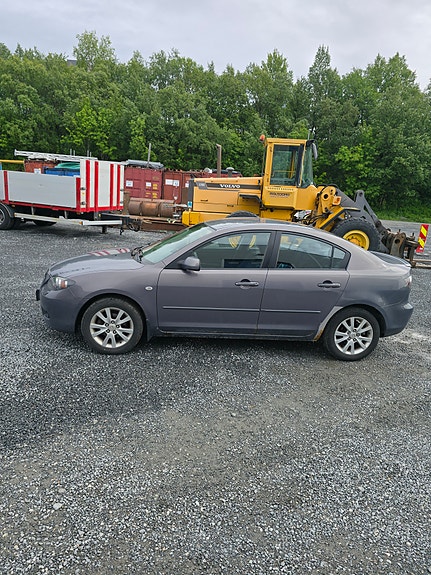 Mazda 3 2 of 5