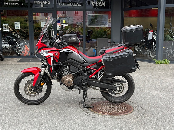 Honda CRF 1100L Africa Twin 2 of 5
