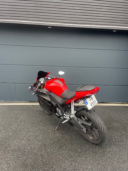 Yamaha YZF-R 125 5 of 5