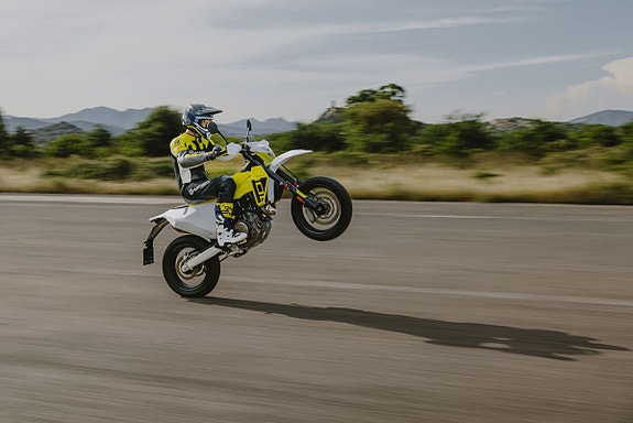 Husqvarna 701 Supermoto FACELIFT/NYHET - 3,99% rentekampanje 17 of 30