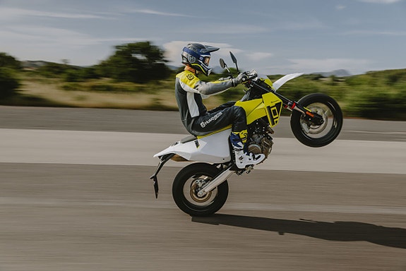 Husqvarna 701 Supermoto FACELIFT/NYHET - 3,99% rentekampanje 15 of 30