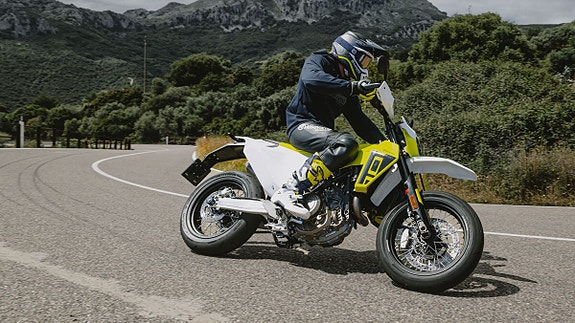 Husqvarna 701 Supermoto FACELIFT/NYHET - 3,99% rentekampanje 8 of 30