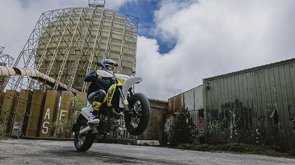 Husqvarna 701 Supermoto FACELIFT/NYHET - 3,99% rentekampanje 21 of 30