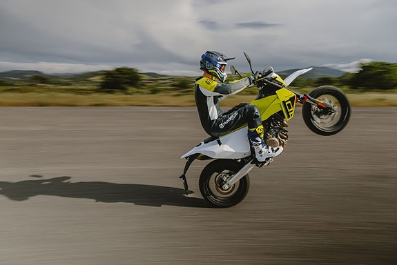 Husqvarna 701 Supermoto FACELIFT/NYHET - 3,99% rentekampanje 16 of 30