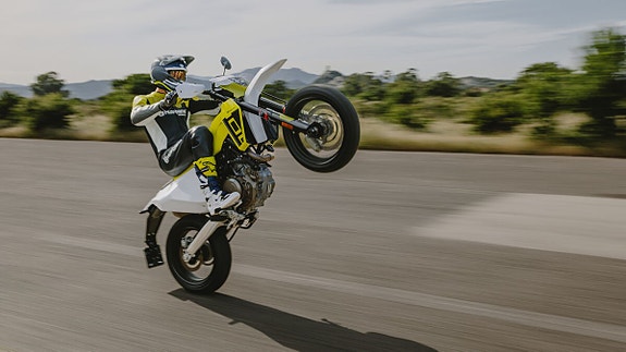Husqvarna 701 Supermoto 1 stk ledig nå - 3,99% rentekampanje 4 of 5