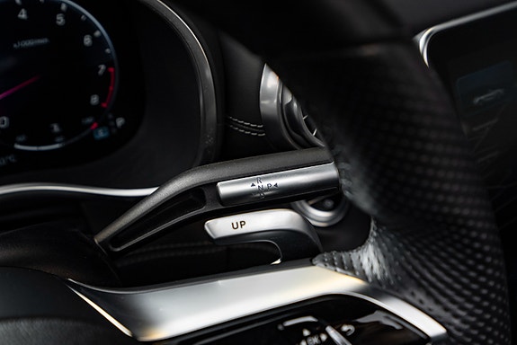 Mercedes-Benz SL63 18 of 24