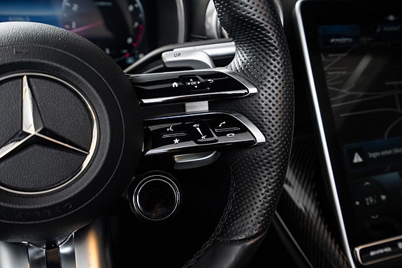 Mercedes-Benz SL63 17 of 24