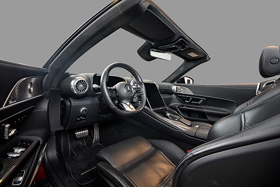 Mercedes-Benz SL63 11 of 24