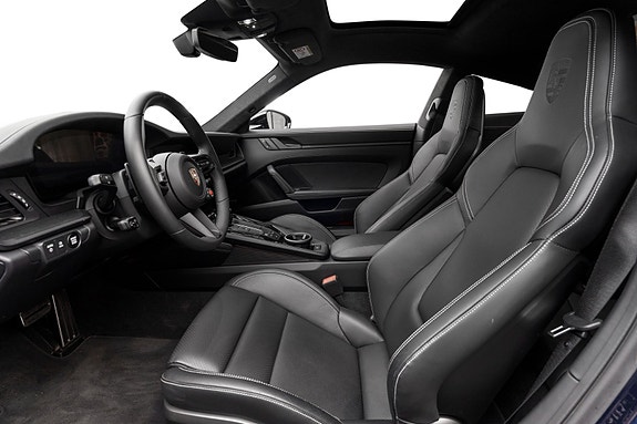 Porsche 911 4 of 5