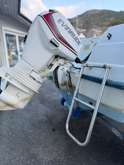Skjærgårdsjeep selges som reparasjonsobjekt / delebåt 5 of 5