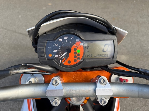 KTM 690 SMC R 5 of 5