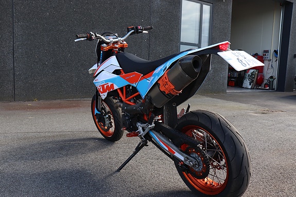 KTM 690 SMC R 3 of 5