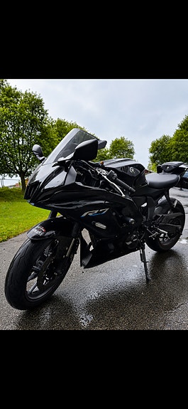 Yamaha R7 3 of 4