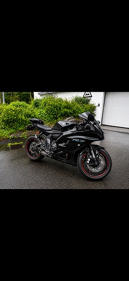 Yamaha R7 2 of 4