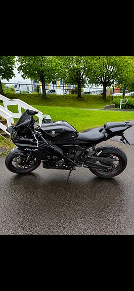 Yamaha R7 4 of 4