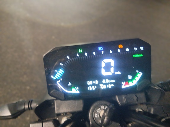VOGE 125 R 9 of 24