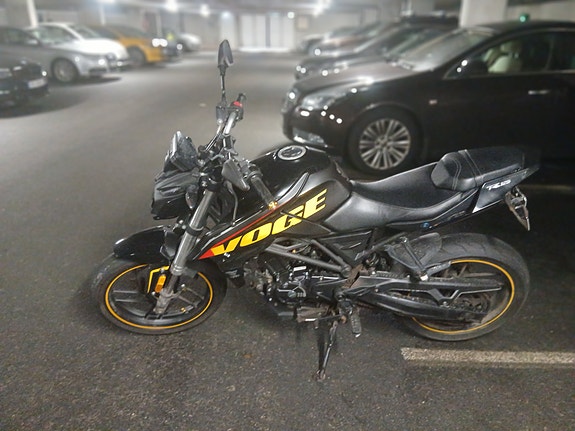 VOGE 125 R 22 of 24
