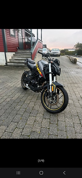 VOGE 125 R 23 of 24