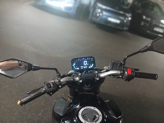 VOGE 125 R 10 of 24