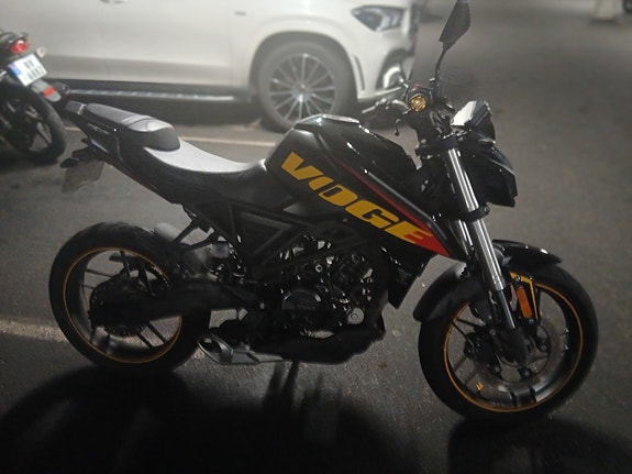VOGE 125 R 21 of 24