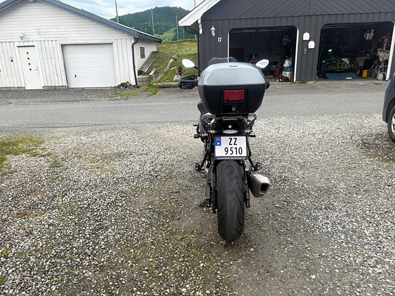 BMW S 1000 XR 4 of 5