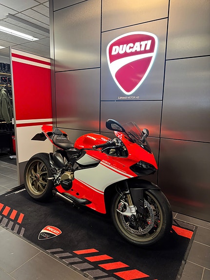 Ducati 1199 Superleggera 3 of 5