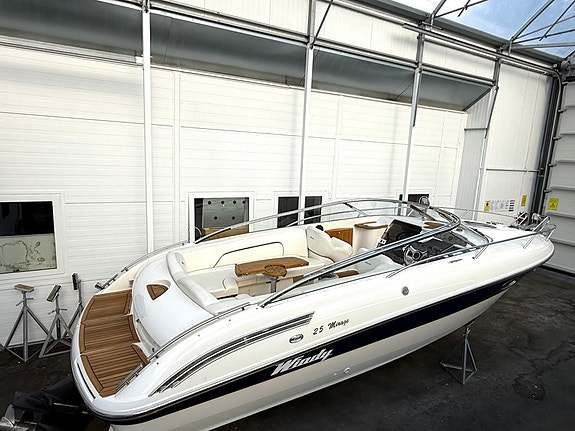Windy Mirage 25. 280 hk Volvo Penta 5.7L V8. Ankervinsj. Ny base/motorblokk 2014 13 of 30