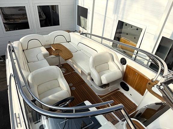 Windy Mirage 25. 280 hk Volvo Penta 5.7L V8. Ankervinsj. Ny base/motorblokk 2014 23 of 30