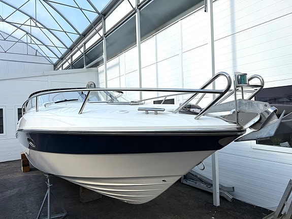 Windy Mirage 25. 280 hk Volvo Penta 5.7L V8. Ankervinsj. Ny base/motorblokk 2014 4 of 5