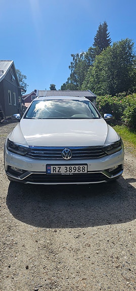 Volkswagen Passat Alltrack 4 of 5