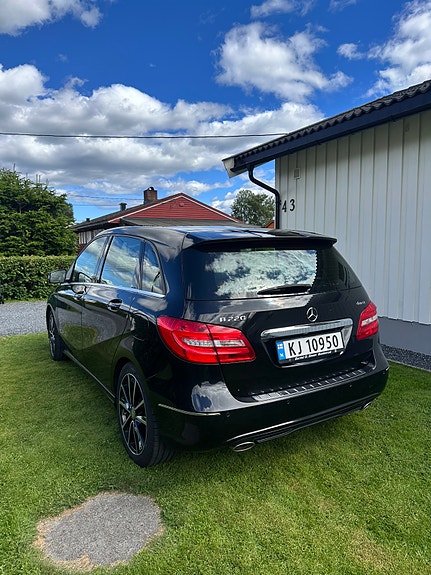 Mercedes-Benz B220 2015 photo 4