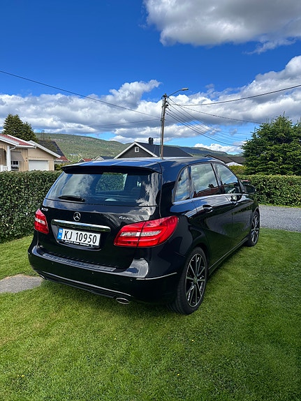 Mercedes-Benz B220 2015 photo 3