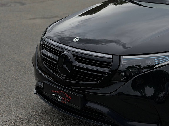 Mercedes-Benz EQC400 3 of 5