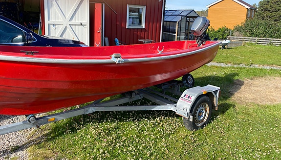 15 fot båt med 6hk 4-takts Mariner påhengsmotor 2 of 3