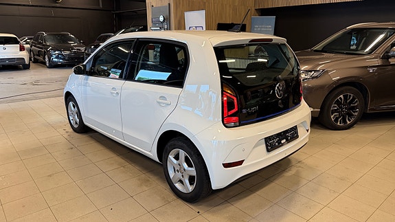 Volkswagen UP! 5 of 5
