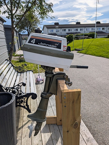 Johnson 4 HK (2-takt, 2 sylindere) – Nyservet og klar for sjøen! 3 of 5